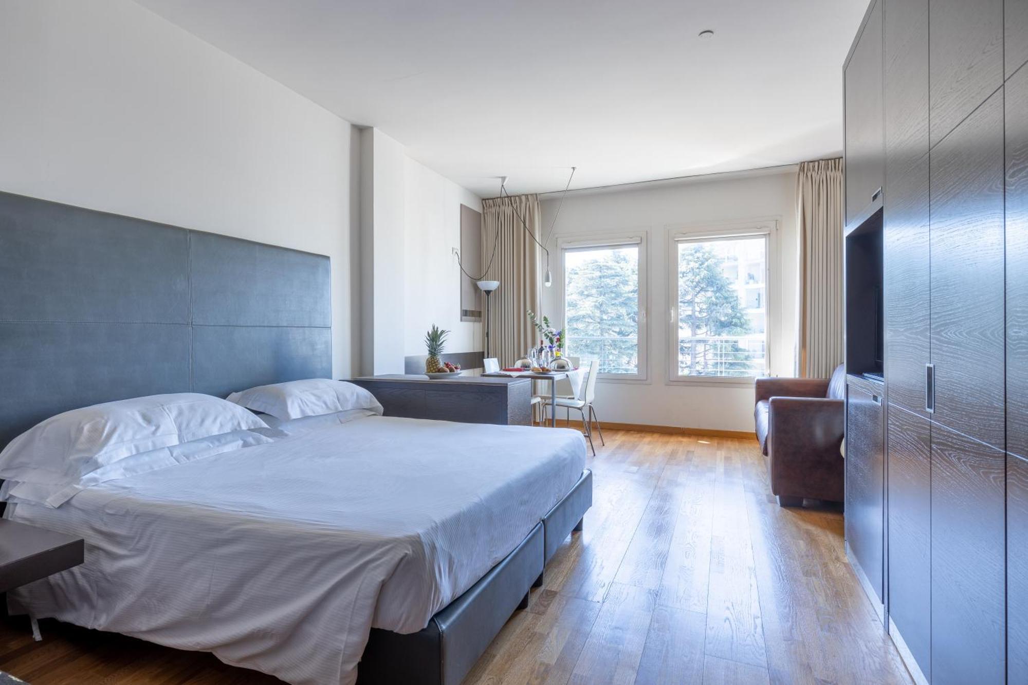 Wall Art Hotel & Residence Прато Екстериор снимка