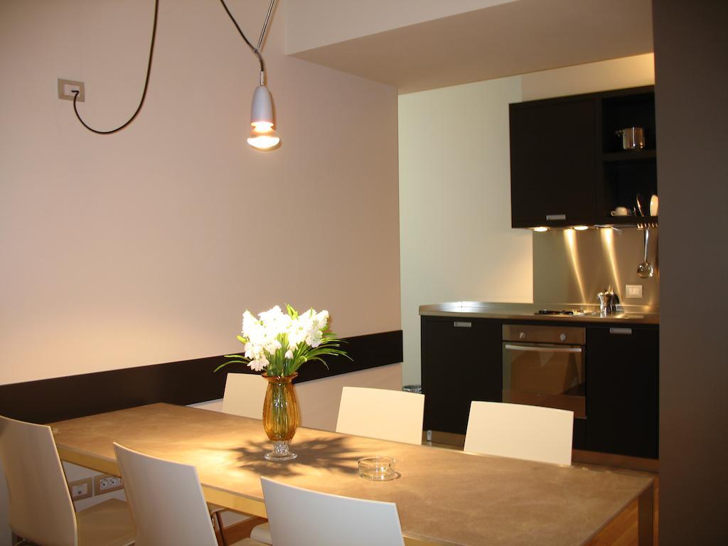Wall Art Hotel & Residence Прато Стая снимка