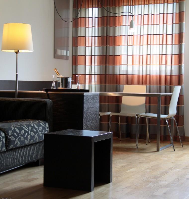 Wall Art Hotel & Residence Прато Екстериор снимка